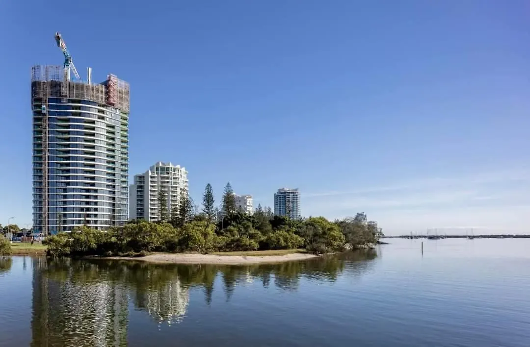 Luxe Apartment On The Broadwater Gold Coast